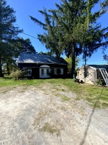 1495 Highway 37 Highway Belleville ON K0K 2V0