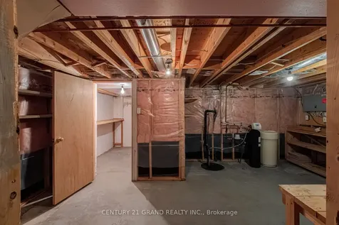 26 Macdonald Crescent Brantford ON N3R 8B2