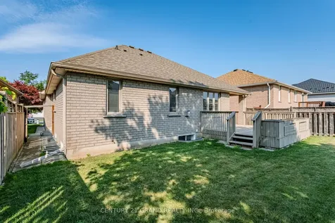 26 Macdonald Crescent Brantford ON N3R 8B2