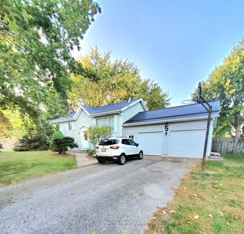 5 Rosemarie Boulevard Norfolk ON N4B 2W4