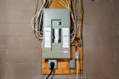 4 Adelaide Avenue Brantford ON N3S 7H3