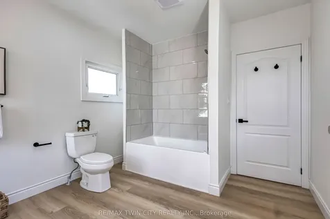 15 Hawarden Avenue Brantford ON N3T 4H2