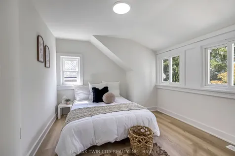 15 Hawarden Avenue Brantford ON N3T 4H2