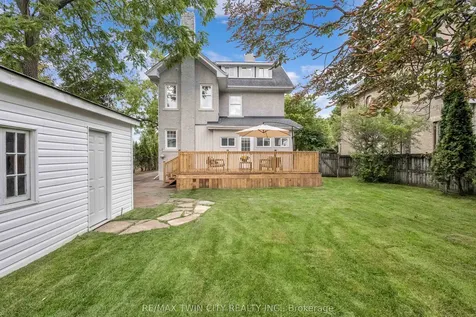 15 Hawarden Avenue Brantford ON N3T 4H2