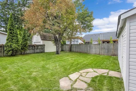 15 Hawarden Avenue Brantford ON N3T 4H2