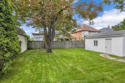 15 Hawarden Avenue Brantford ON N3T 4H2