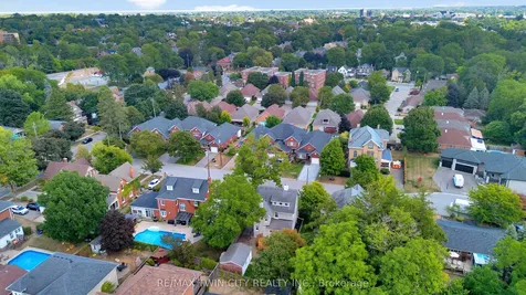 15 Hawarden Avenue Brantford ON N3T 4H2