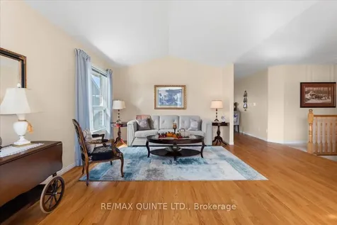 42 Spruce Gardens Belleville ON K8N 5Y6