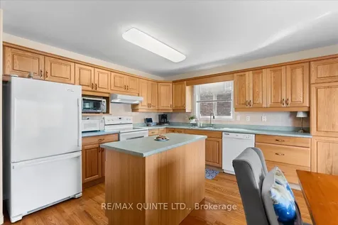 42 Spruce Gardens Belleville ON K8N 5Y6