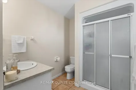 42 Spruce Gardens Belleville ON K8N 5Y6