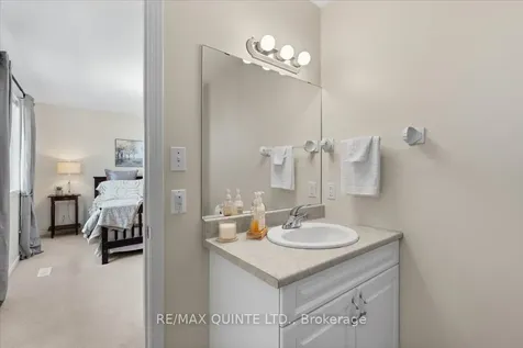 42 Spruce Gardens Belleville ON K8N 5Y6