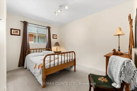 42 Spruce Gardens Belleville ON K8N 5Y6