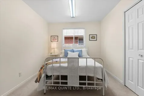 42 Spruce Gardens Belleville ON K8N 5Y6