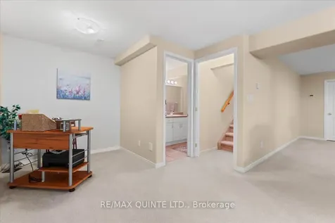 42 Spruce Gardens Belleville ON K8N 5Y6