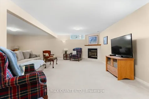 42 Spruce Gardens Belleville ON K8N 5Y6