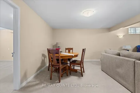 42 Spruce Gardens Belleville ON K8N 5Y6