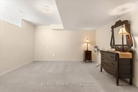 42 Spruce Gardens Belleville ON K8N 5Y6