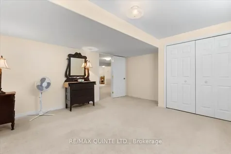 42 Spruce Gardens Belleville ON K8N 5Y6