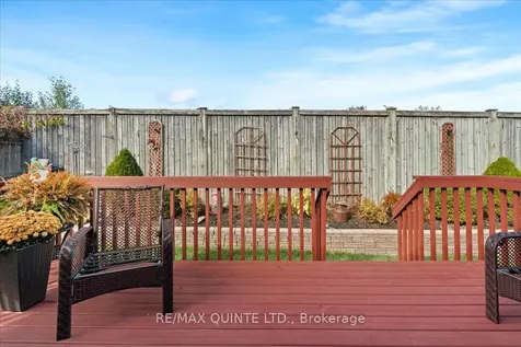 42 Spruce Gardens Belleville ON K8N 5Y6