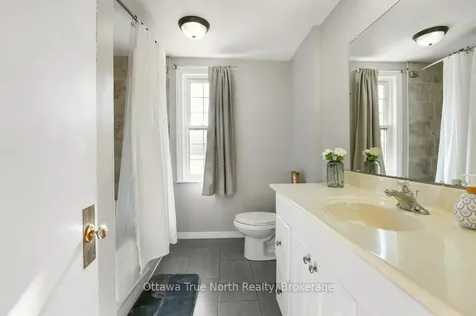 61 Daniel Street N Arnprior ON K7S 2K6