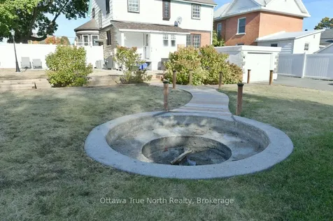 61 Daniel Street N Arnprior ON K7S 2K6