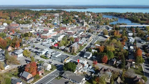 61 Daniel Street N Arnprior ON K7S 2K6