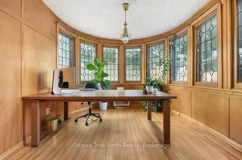 61 Daniel Street N Arnprior ON K7S 2K6