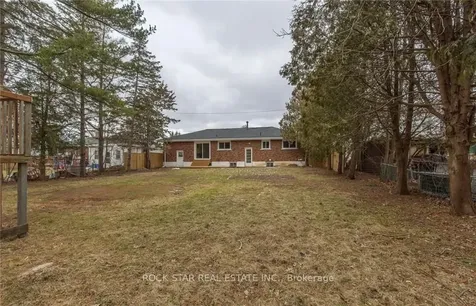 14 Dunsdon Street Brantford ON N3R 3J3