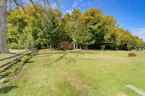 28 Wiltse Street E Athens ON K0E 1B0