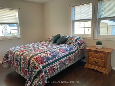 9 Algonquin Lane Ashfield-colborne-wawanosh ON N7A 3Y2