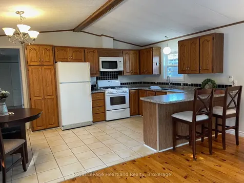 9 Algonquin Lane Ashfield-colborne-wawanosh ON N7A 3Y2