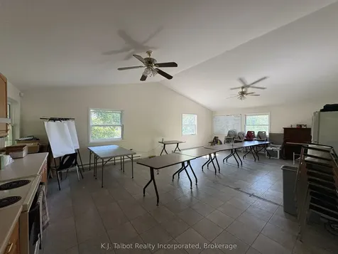 81344 Champlain Boulevard Ashfield-colborne-wawanosh ON N7A 3Y2