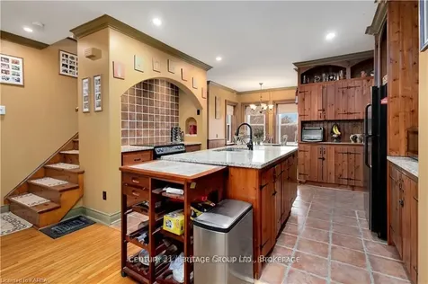 7387 County Road 9 N/a Greater Napanee ON K7R 3K8