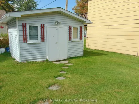 6242 Maple Avenue South Glengarry ON K0C 1N0