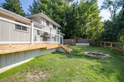 30 Taylor Road Bracebridge ON P1L 1J6