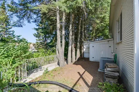 30 Taylor Road Bracebridge ON P1L 1J6