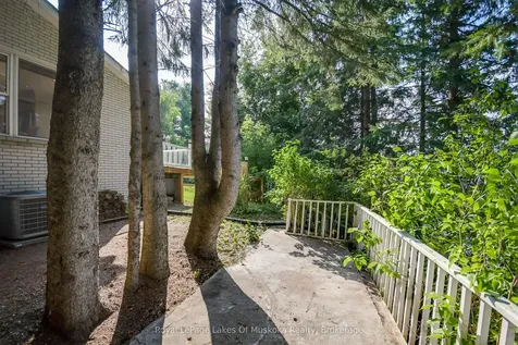 30 Taylor Road Bracebridge ON P1L 1J6