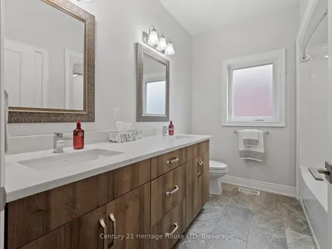 281 Regatta Drive Welland ON L3B 6E7
