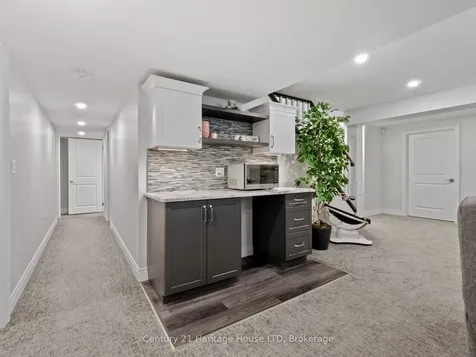281 Regatta Drive Welland ON L3B 6E7
