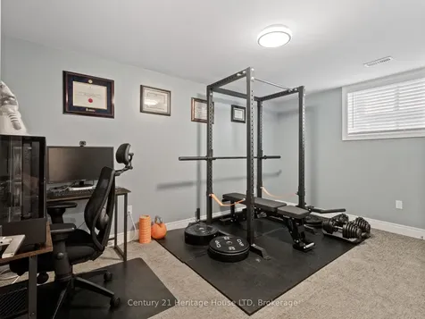 281 Regatta Drive Welland ON L3B 6E7