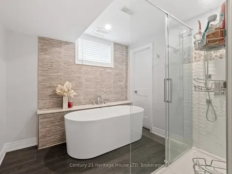 281 Regatta Drive Welland ON L3B 6E7