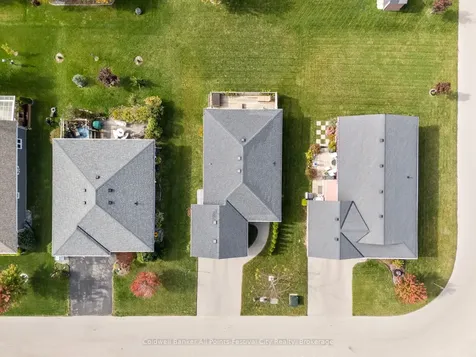 17 Huron Heights Drive Ashfield-colborne-wawanosh ON N7A 0B1