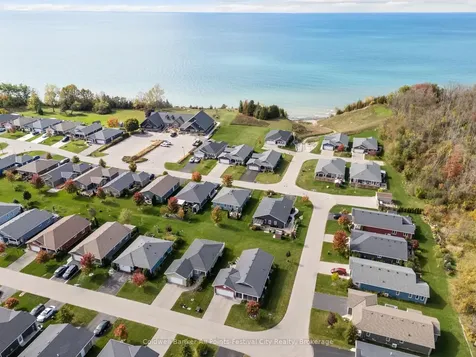 17 Huron Heights Drive Ashfield-colborne-wawanosh ON N7A 0B1