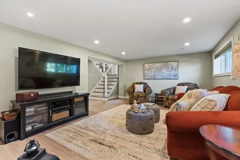 39 Rosemount Avenue Port Colborne ON L3K 5P8