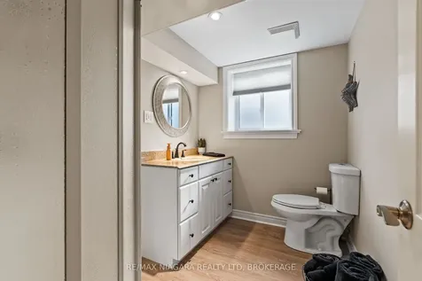 39 Rosemount Avenue Port Colborne ON L3K 5P8