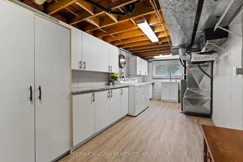 39 Rosemount Avenue Port Colborne ON L3K 5P8