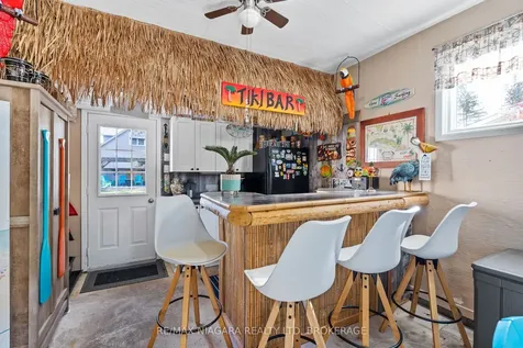 39 Rosemount Avenue Port Colborne ON L3K 5P8
