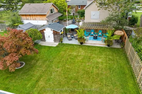 39 Rosemount Avenue Port Colborne ON L3K 5P8