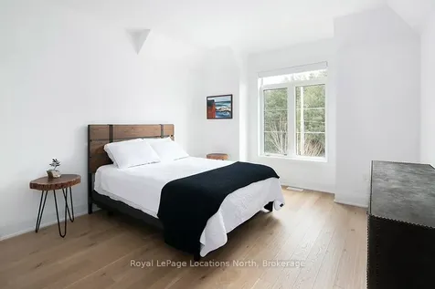 11 Bay Street SE Blue Mountains ON N0H 2P0