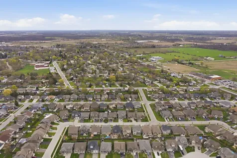 94 Anastasia Boulevard West Lincoln ON L0R 2A0